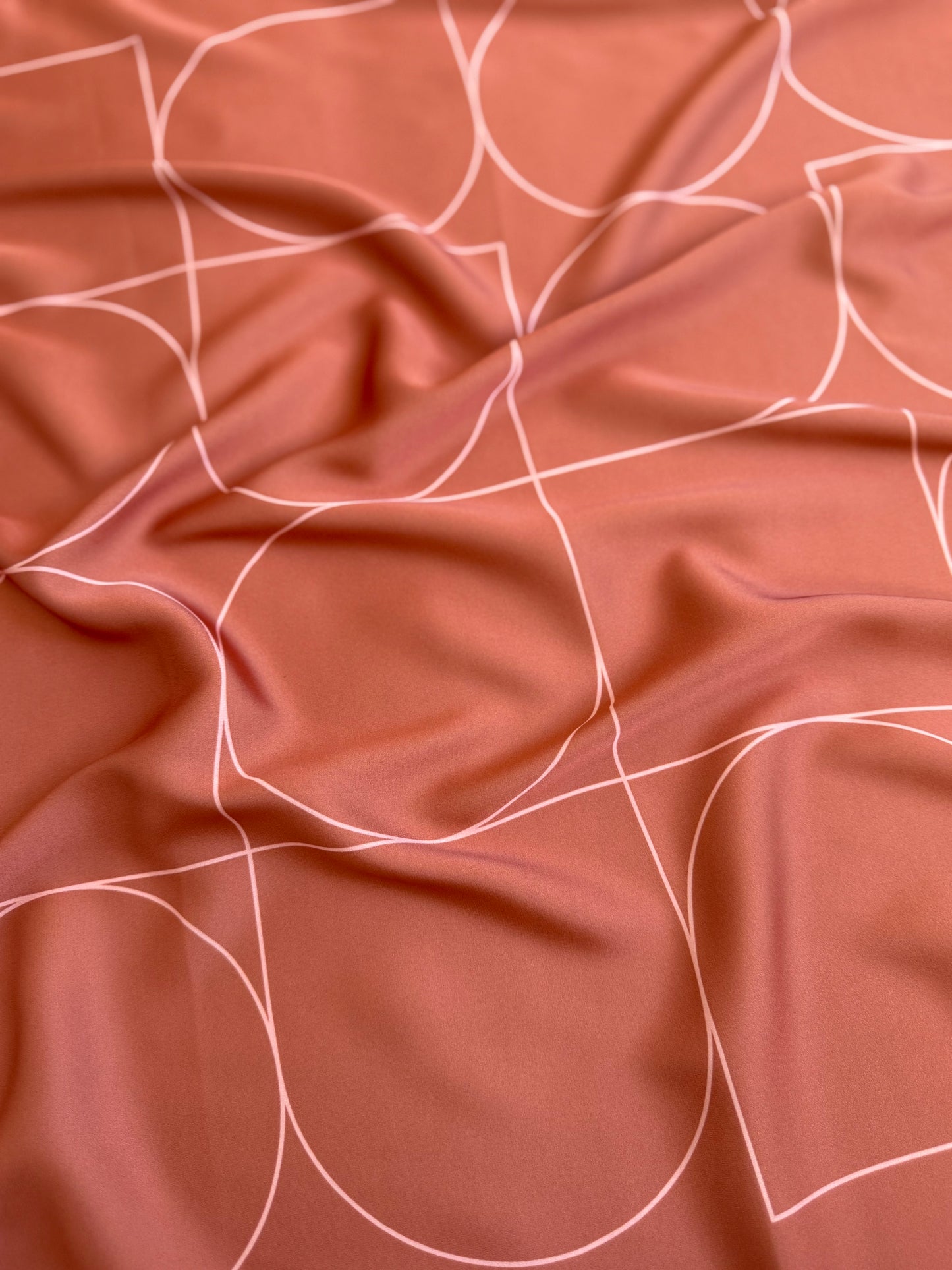 პასტელური კოლექციის აბრეშუმის შარფი