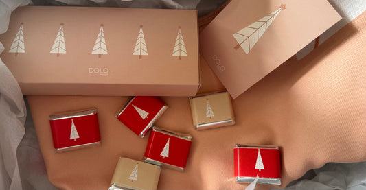 საახალწლო ნაკრები ბეჟი სუფრით