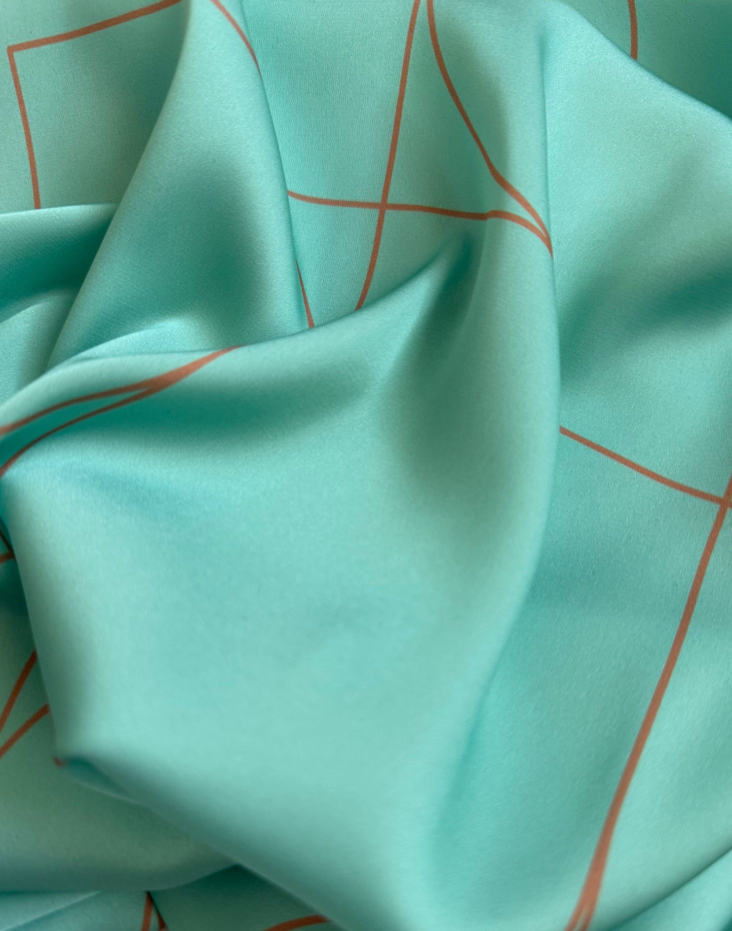 პასტელური კოლექციის აბრეშუმის შარფი