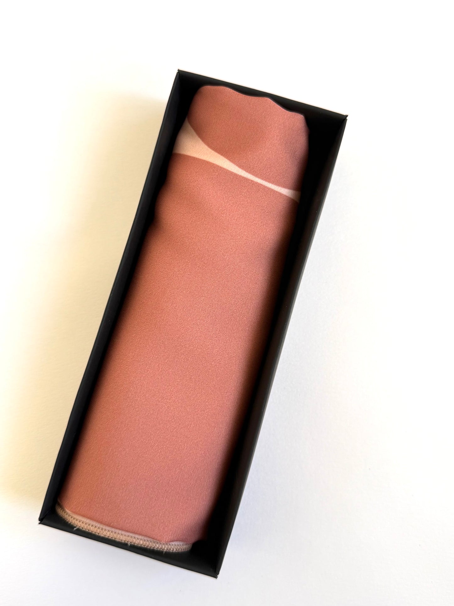 პასტელური კოლექციის აბრეშუმის შარფი