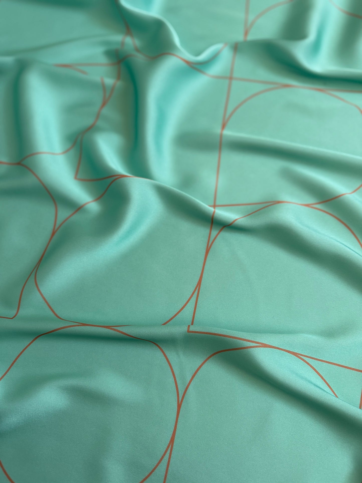 პასტელური კოლექციის აბრეშუმის შარფი